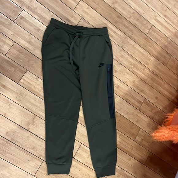 NWT green sweat suit - Picture 3 of 5